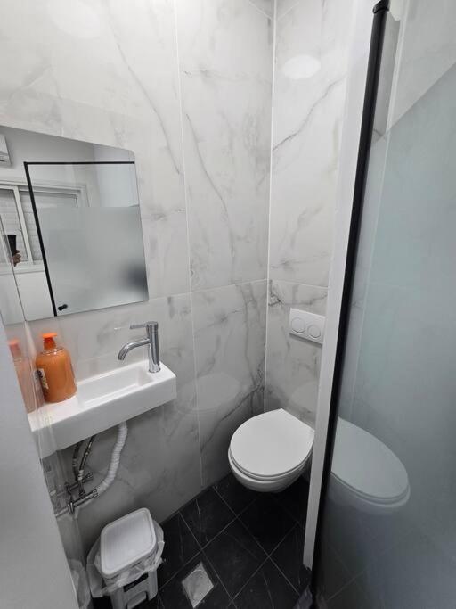 Ryo 38 דירת נופש מושלמת מרחק 5 דקות מחוף הים Apartment Bat Yam Exterior photo